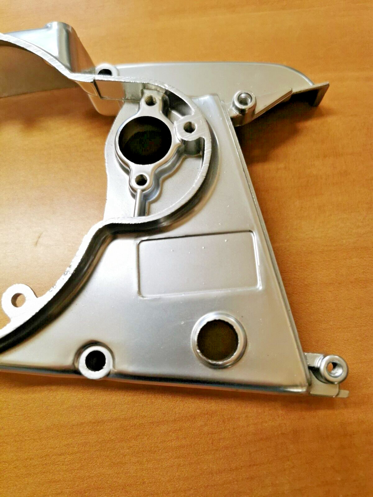 NOS SUZUKI  TS125 1971 1972  CRANKCASE LH COVER   11351-28001 S5