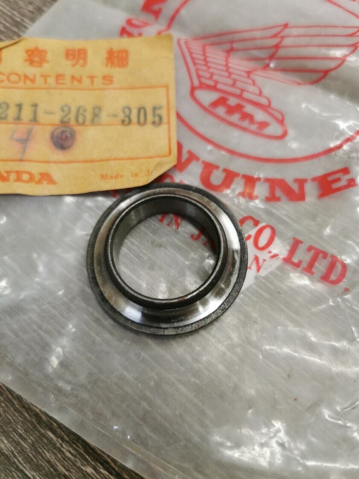 NOS HONDA RACE  STEERING CONE   53211-268-305 H17