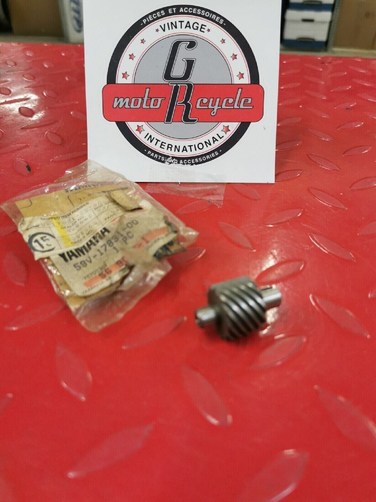 NOS YAMAHA YFM350 YFM400 1986 - 2012   DRIVE GEAR 59V-17831-00-00 Y50