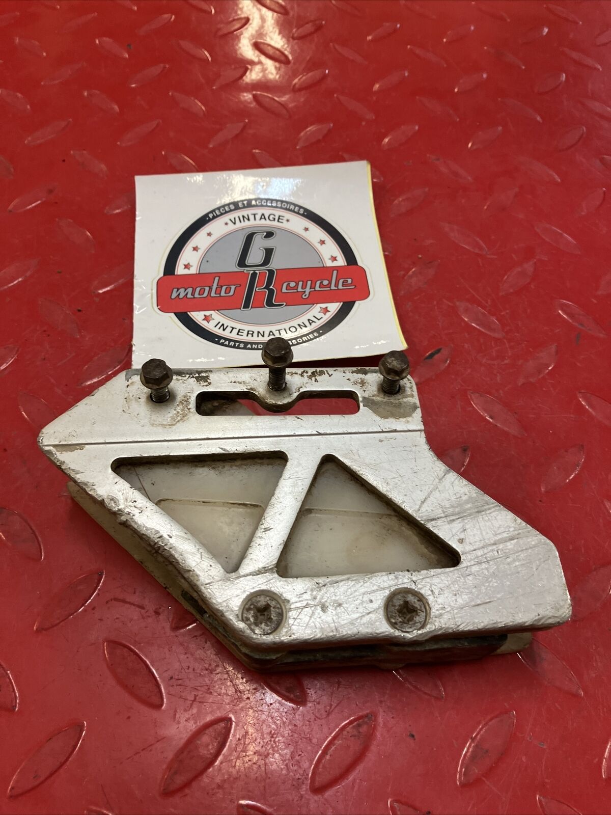 Suzuki RM125 1993 rear chain guide guard slider plate 61341-27C20