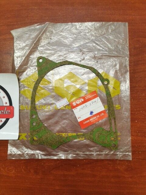 NOS Suzuki 1972 - 1977 RV90 MAGNETO COVER GASKET 11483-23001 S32