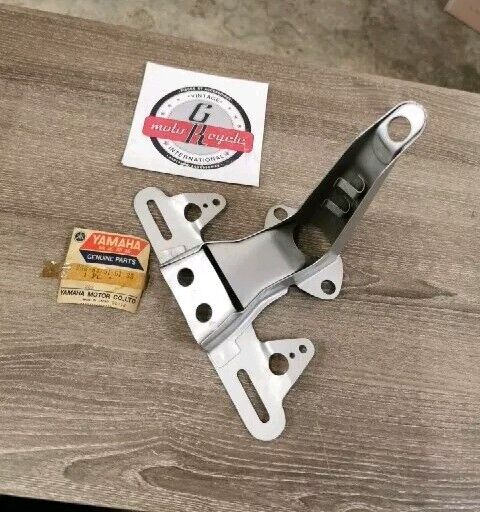 NOS YAMAHA LS2 1972 BRACKET LICENSE SILVER 256-84751-61-35 Y147