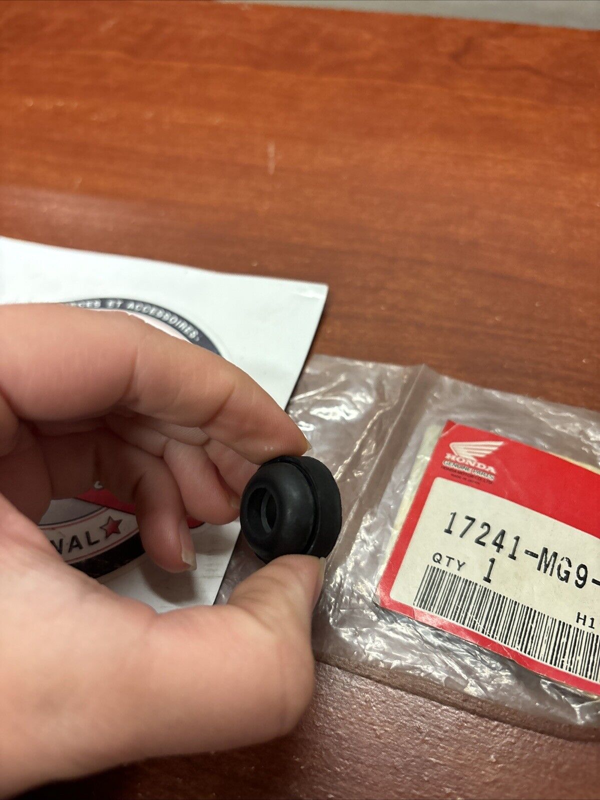 NOS Honda GL1200A GL1200D GL1200I BREATHER TUBE GROMMET 17241-MG9-700 H170