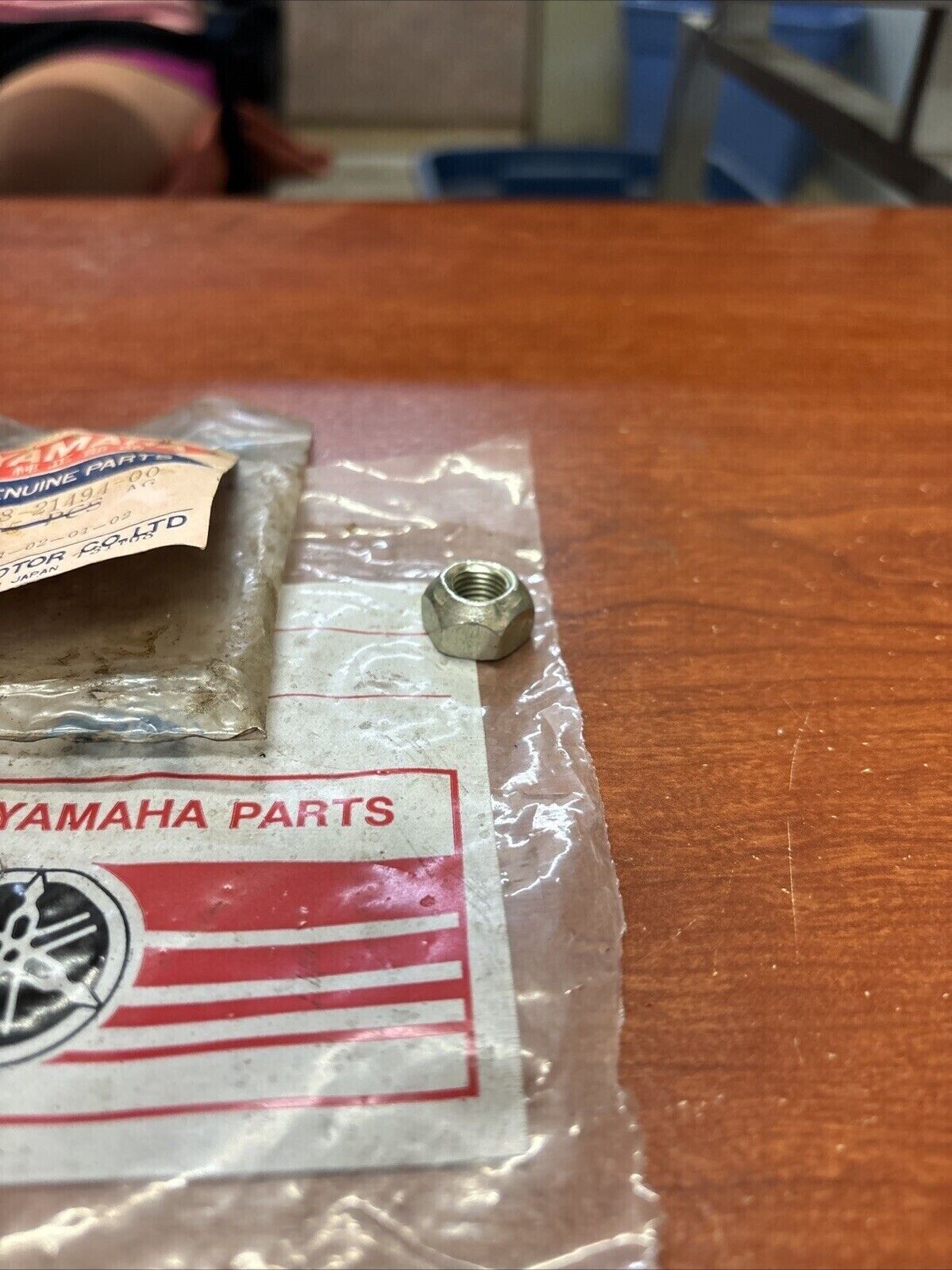 NOS Yamaha SELF-LOCKING NUT 838-21494-00-00 SUB 90185-10030-00 Y185