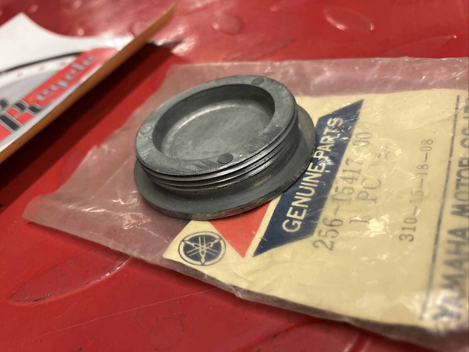 NOS YAMAHA CAP 256-15417-00-00 SUB BY 1J7-15417-02-00 Y64