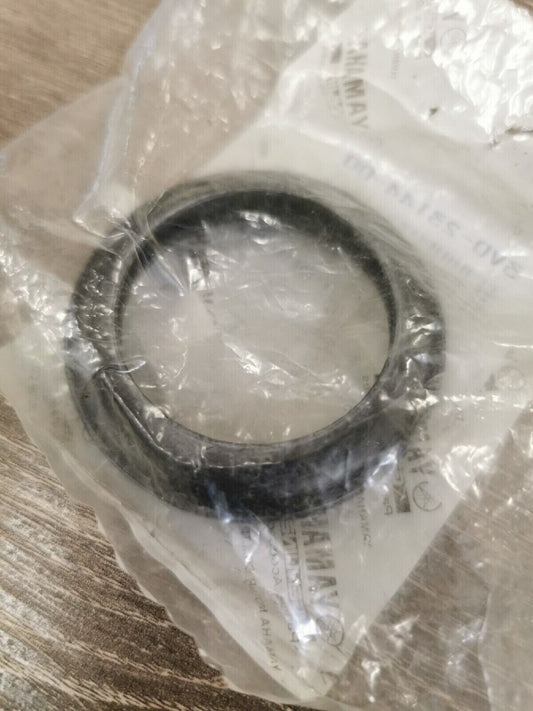 NOS YAMAHA  YZFR6 FZR1000  1995 - 2013  DUST SEAL  3VD-23144-00-00 Y51
