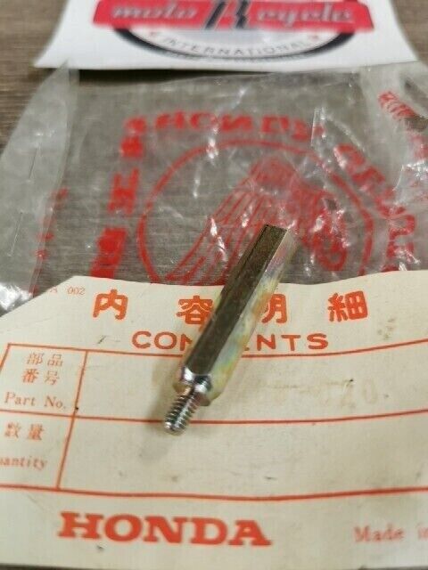 NOS HONDA C200 CD90 BOLT SOCKET 90148-030-000  H77