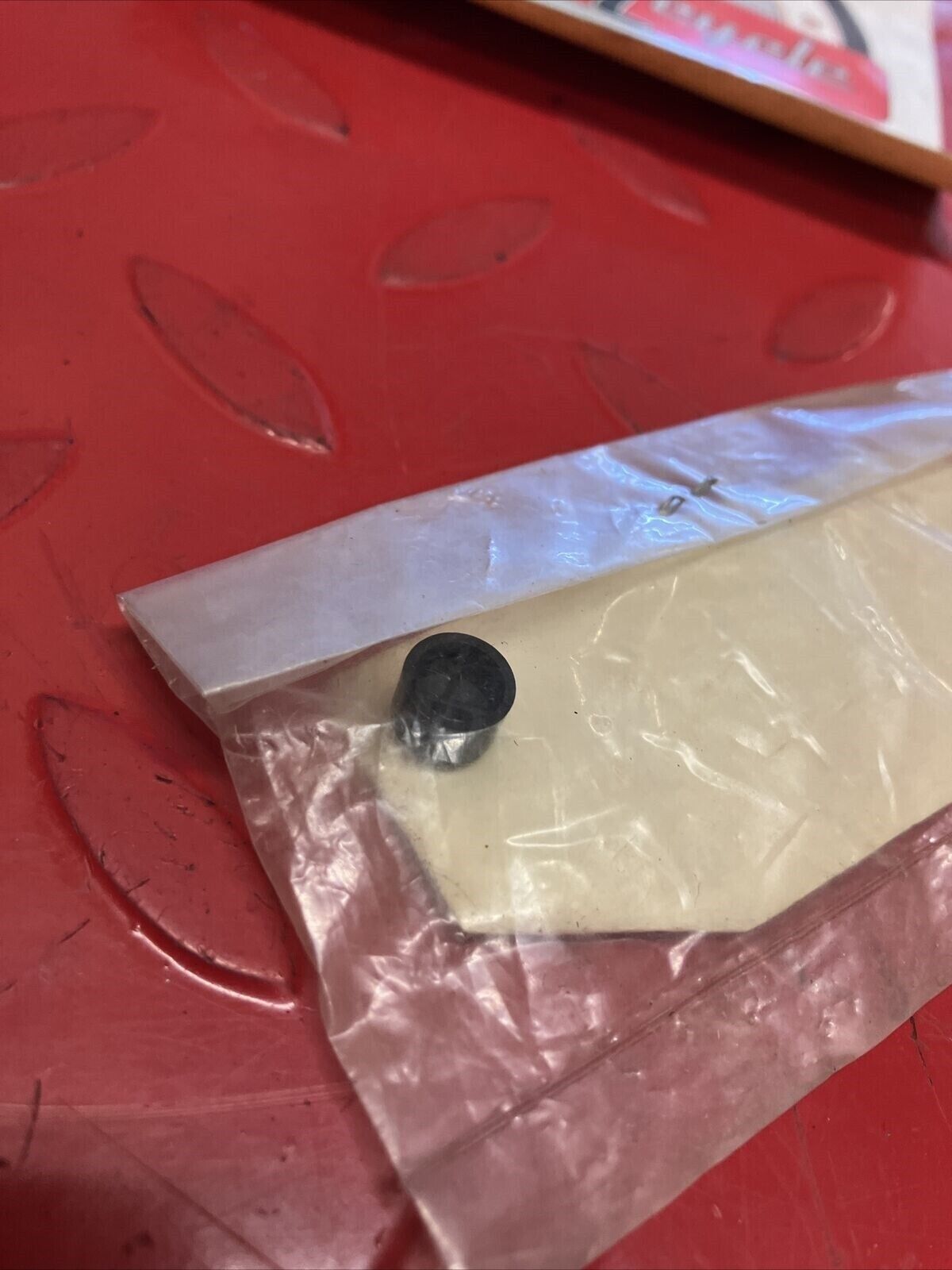 NOS YAMAHA PLUG 90338-07175-00 Y62