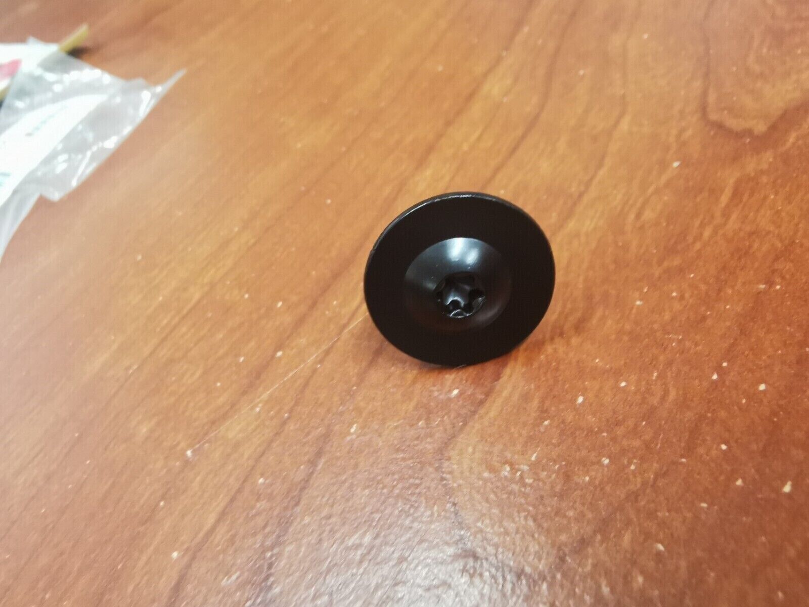 NOS Yamaha YXE70 YXE85 YXF85 YXZ10 YXE10 YXF10 BOLT 90109-068A5-00 Y82