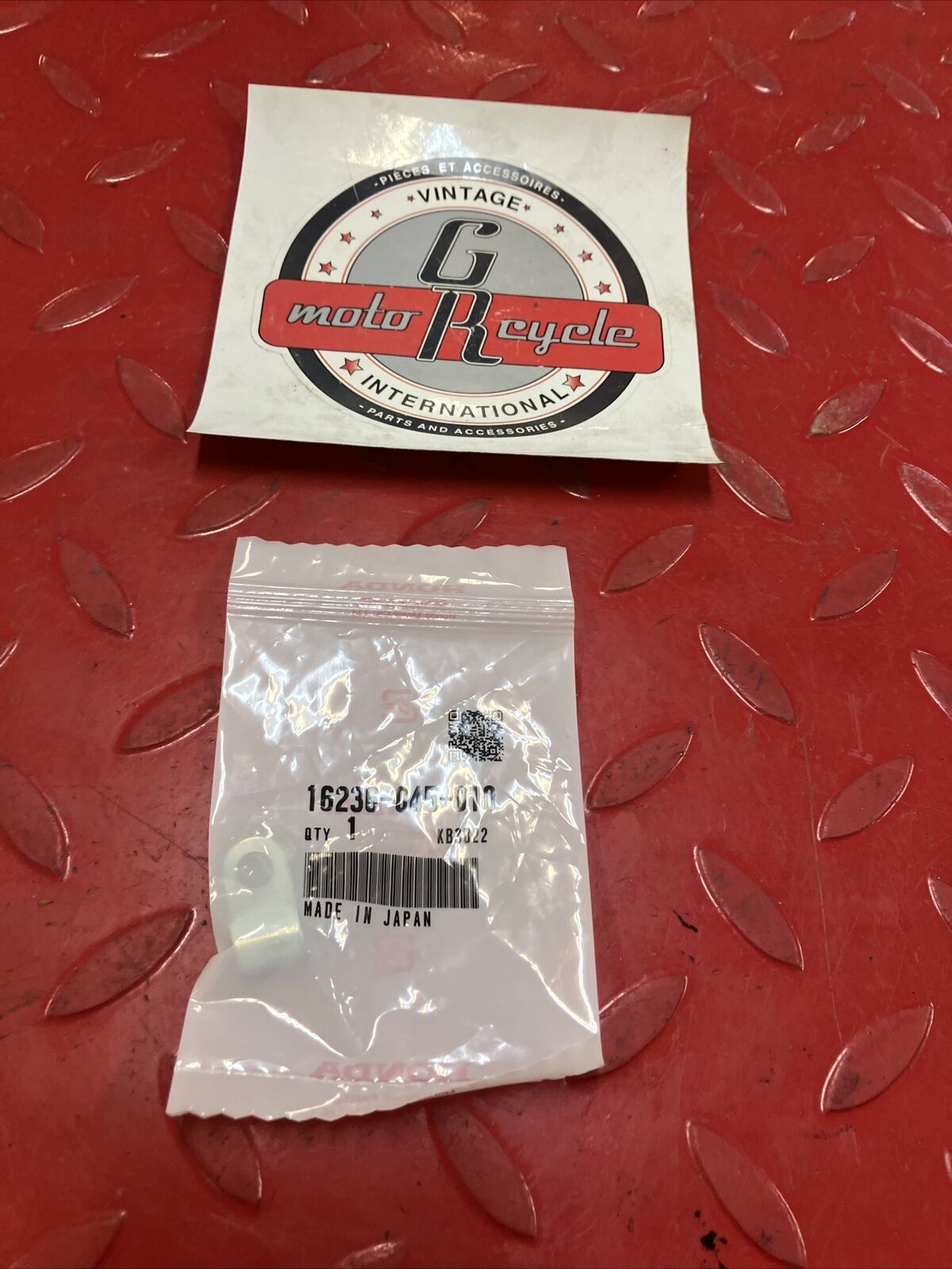 NEW Honda CR125R CR250R CR500R Overflow pipe hose clamp 16236-045-010 H99