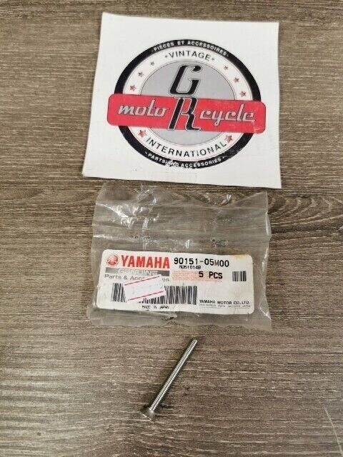 NOS YAMAHA 70TLRW 90TRW  SCREW COUNTERSUNK 90151-05M00-00 Y112