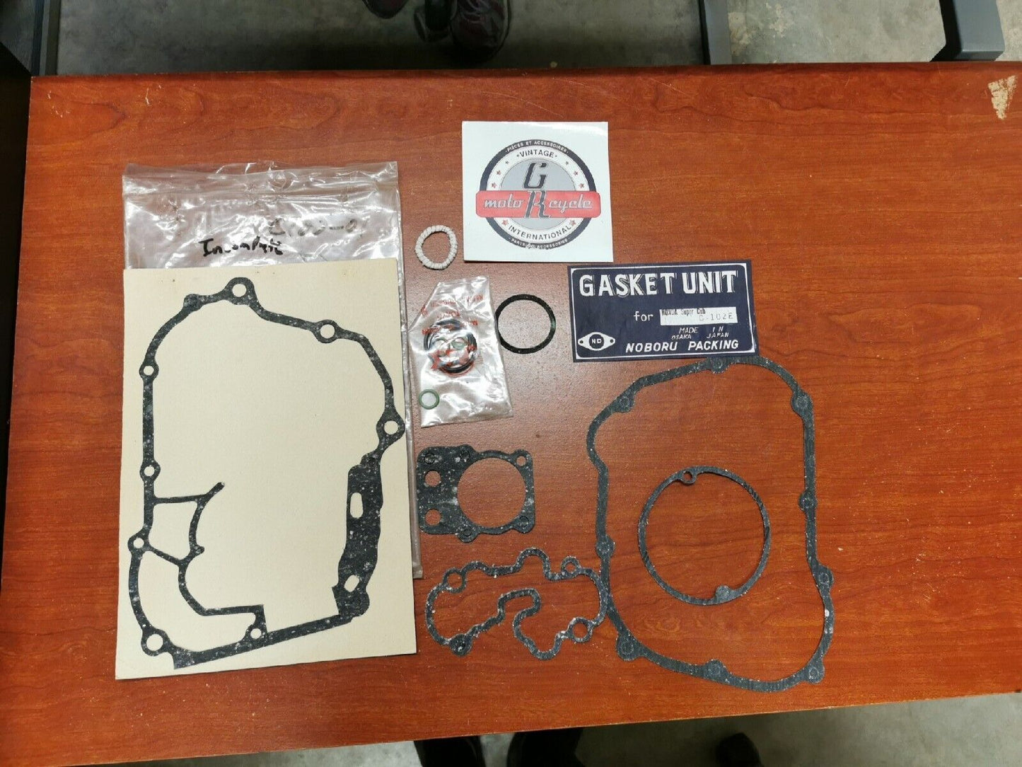NOS Honda SUPER CUB C102 GASKET KIT INCOMPLETE H37