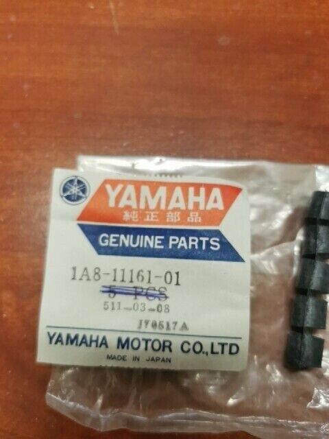 NOS Yamaha TX500 XS500 ABSORBER 1A8-11161-01-00 Y142