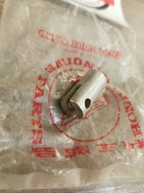 NOS HONDA CB250 CB350 CL350 PLUNGER OIL PUMP 15209-286-000 H92