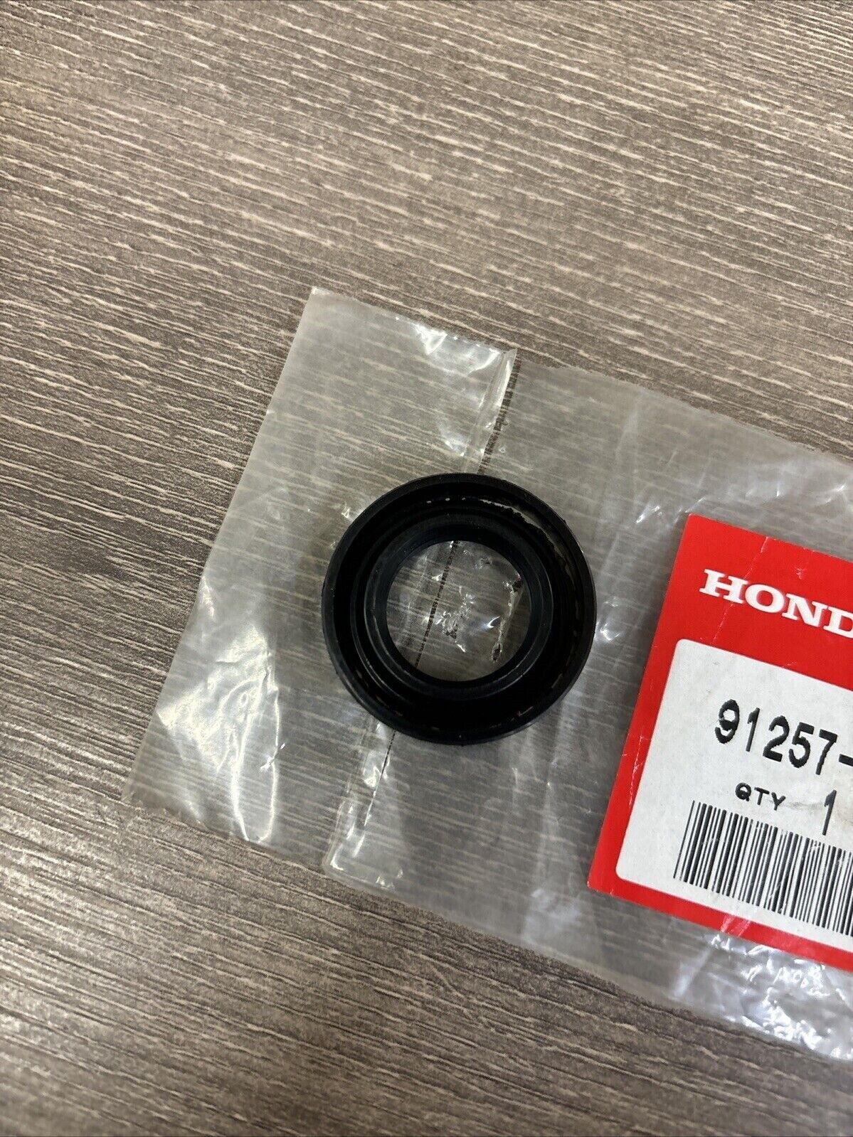 NOS Honda ATC90 NHX110WH TRX200SX TRX250 DUST SEAL 35X20X7 91257-HB3-003 H123