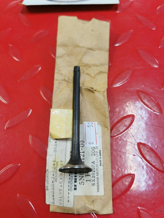 NOS Yamaha XT125 EXHAUST VALVE 5N0-12121-01-00 Y26