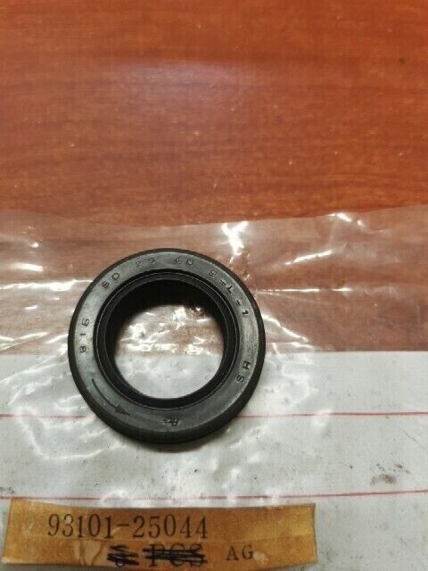 NOS Yamaha OIL SEAL SD-TYPE (25X40X9) 93101-25044-00 SUB 93102-25090-00 Y166