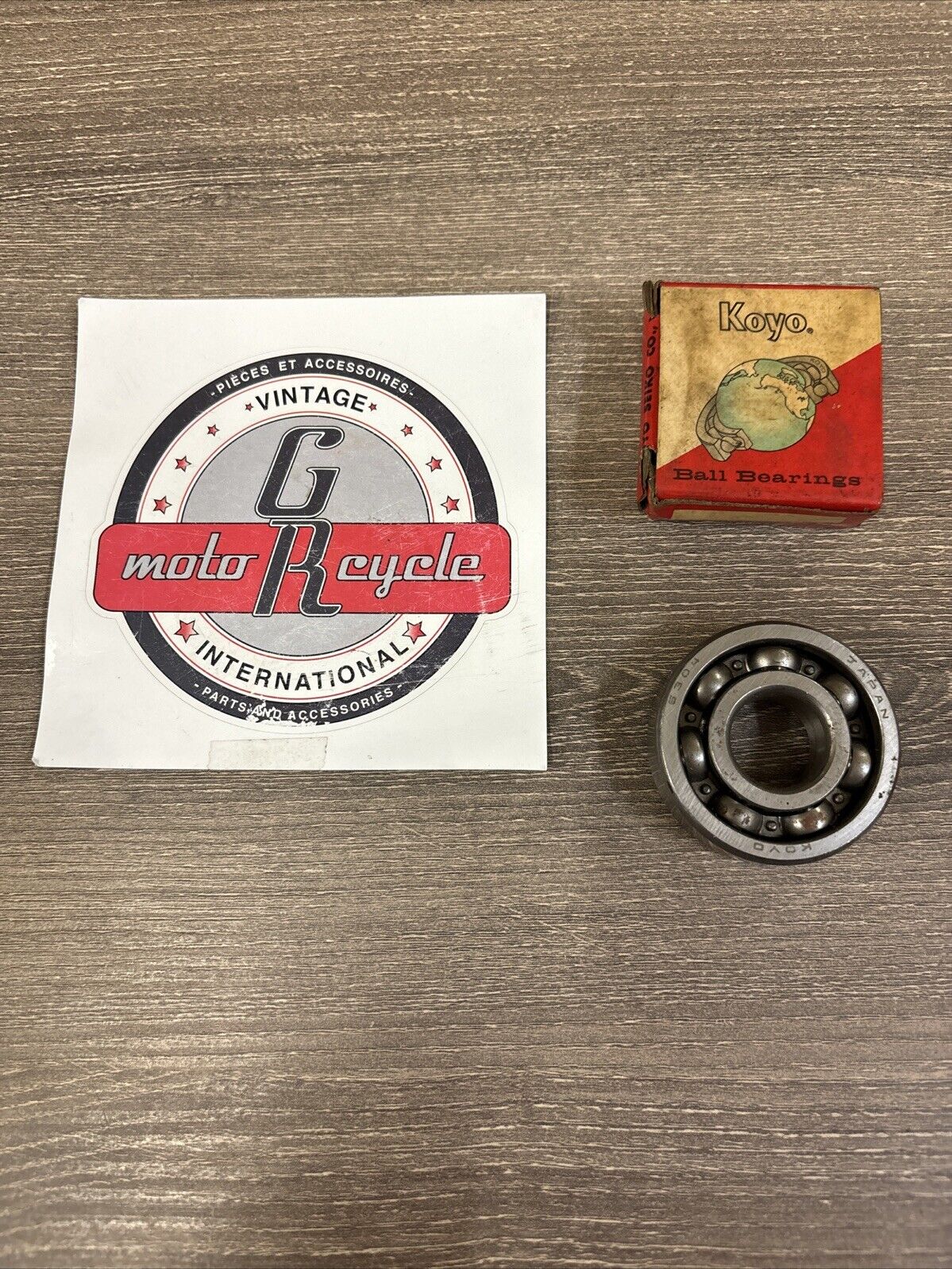NOS KOYO BALL BEARING 51X18 6304 J62