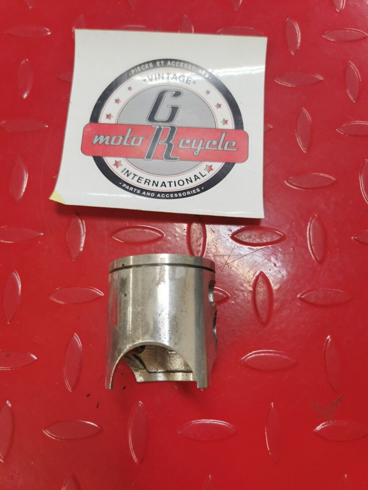 NOS YAMAHA YZ100 1976 - 1981  Piston Oversize 1.00MM 1J4-11638-00-00 Y27