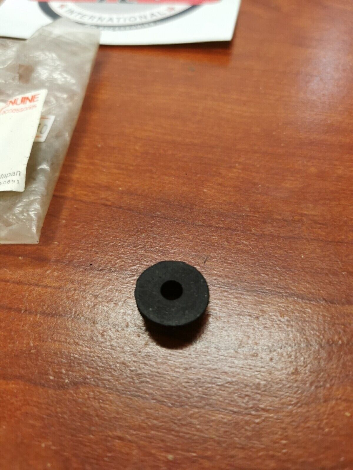 NOS Yamaha METER DAMPER 1M1-83526-00-00 Y70