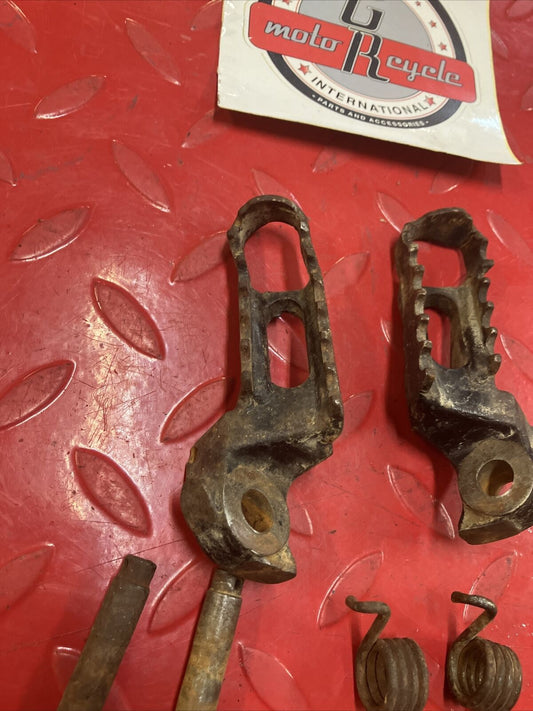 Honda CR250R 1986 Left right footpeg foot peg rest CR500R 50616-KS7-000 2