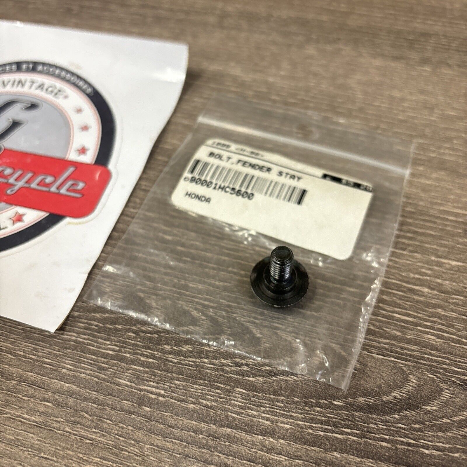NOS Honda FL400R GL1500CF NR750 TRX300FW FENDER STAY BOLT 90001-HC5-600 H158