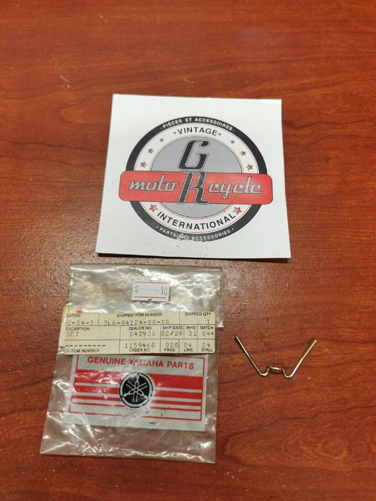 NOS Yamaha SPRING 3L6-84124-00-00 Y69