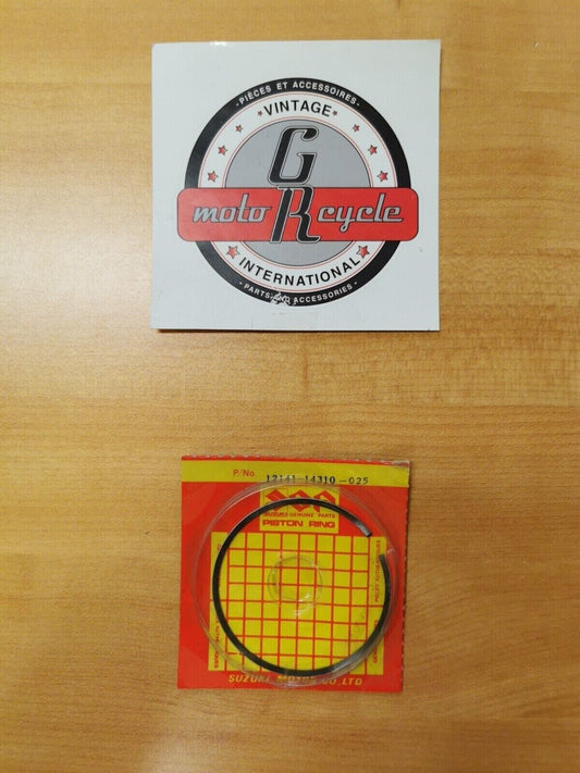 NOS SUZUKI  LT250 RM250 1982 - 1985 PISTON SET .50  12141-14310-025    S8