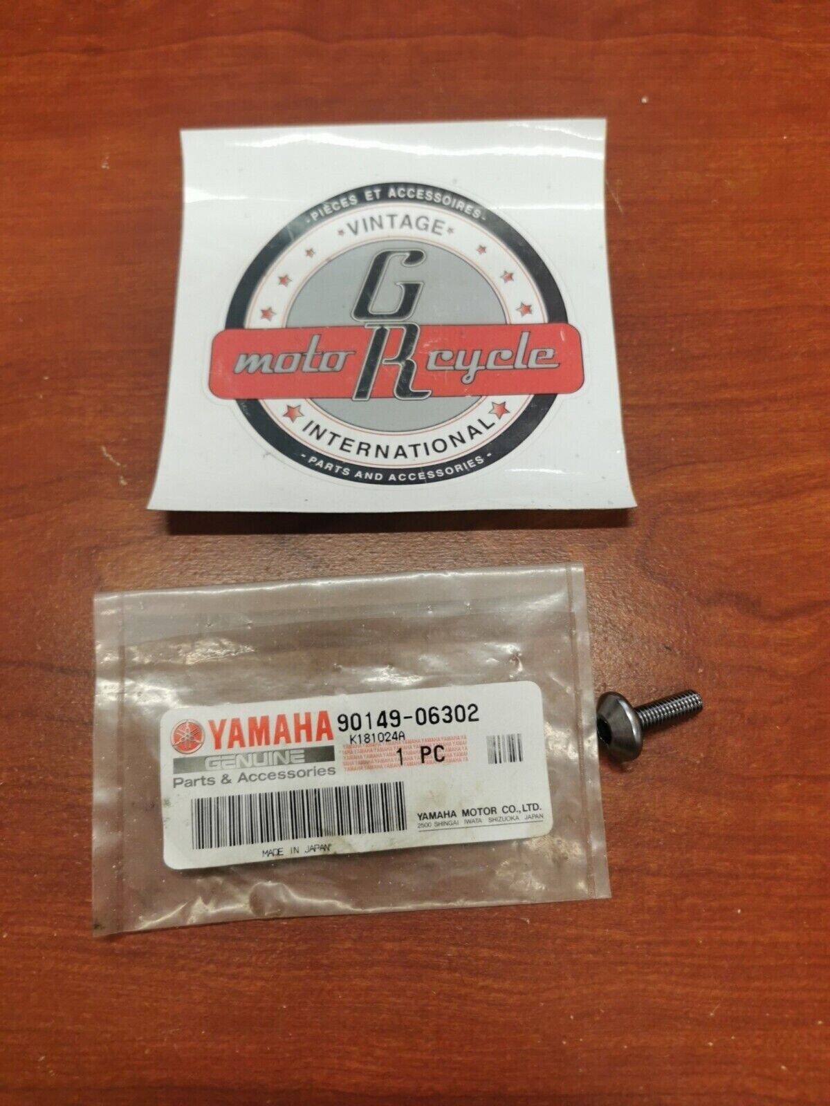 NOS Yamaha FZ6 YZFR1 SCREW 90149-06302-00 Y82