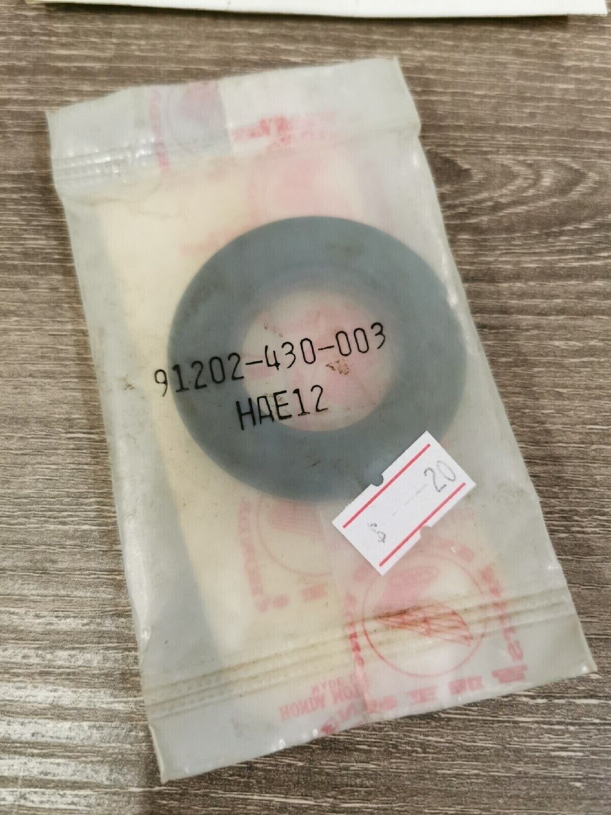 NOS HONDA ATC250R 1978 - 1987  OIL SEAL  28X50X8  91202-430-003 H46