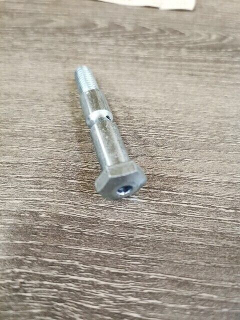 NOS HONDA C100 C102 C105 C65 CA100 1965 BOLT FRONT ARM 90125-001-000 H72
