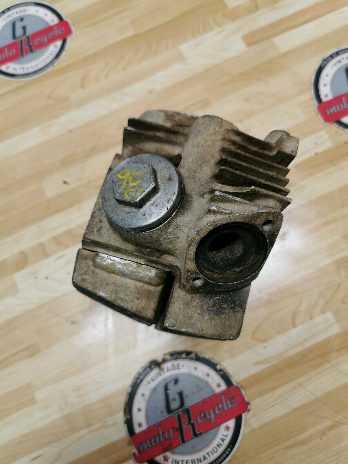 Honda ST90 cylinder head 12200-128-000 12200-128-010 2