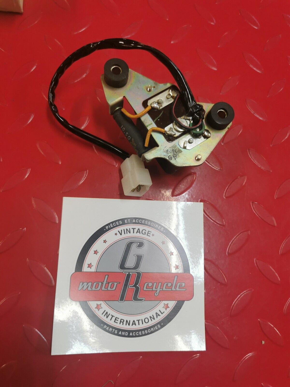 NOS Yamaha VOLTAGE REGULATOR TL1Z-80 XS650 1L9-81910-50 Y16