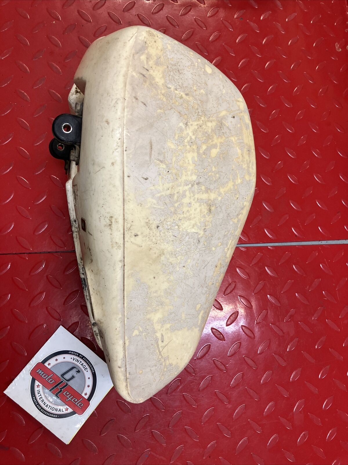 Yamaha IT125 1981 fuel tank gas petrol reservoir