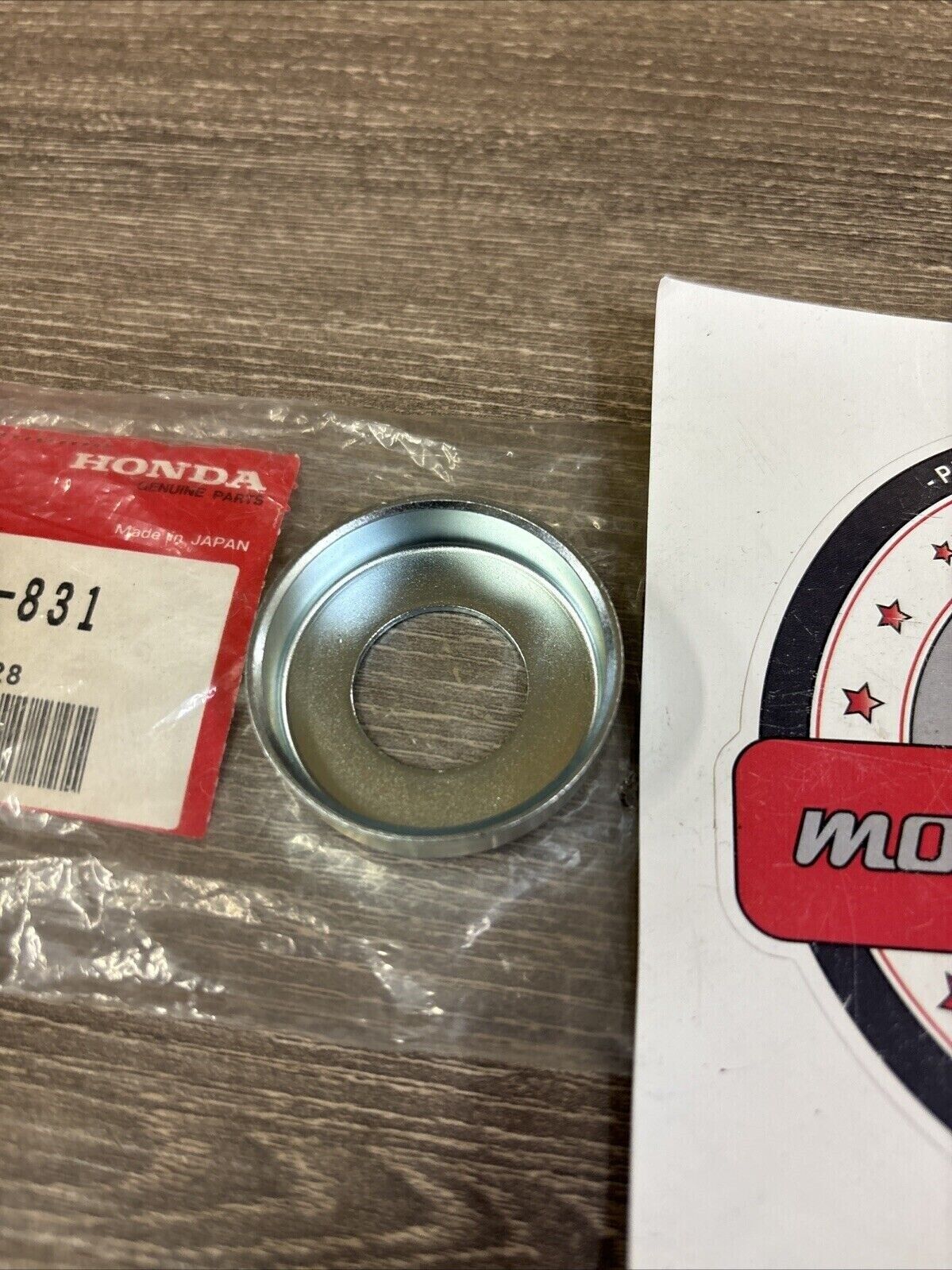 NOS Honda CR125R CR250R CR500R DUST SEAL CAP 43114-KA3-831 H122