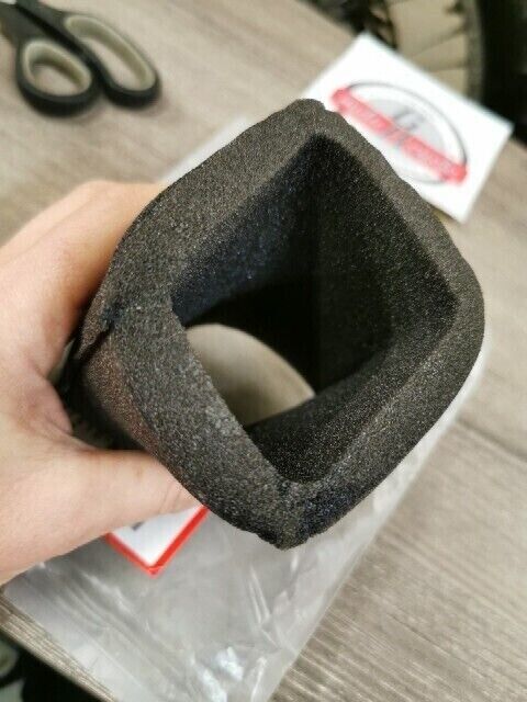 NOS HONDA VT700C 1983 - 1985 ELEMENT AIR/C 17215-ME9-770 H101