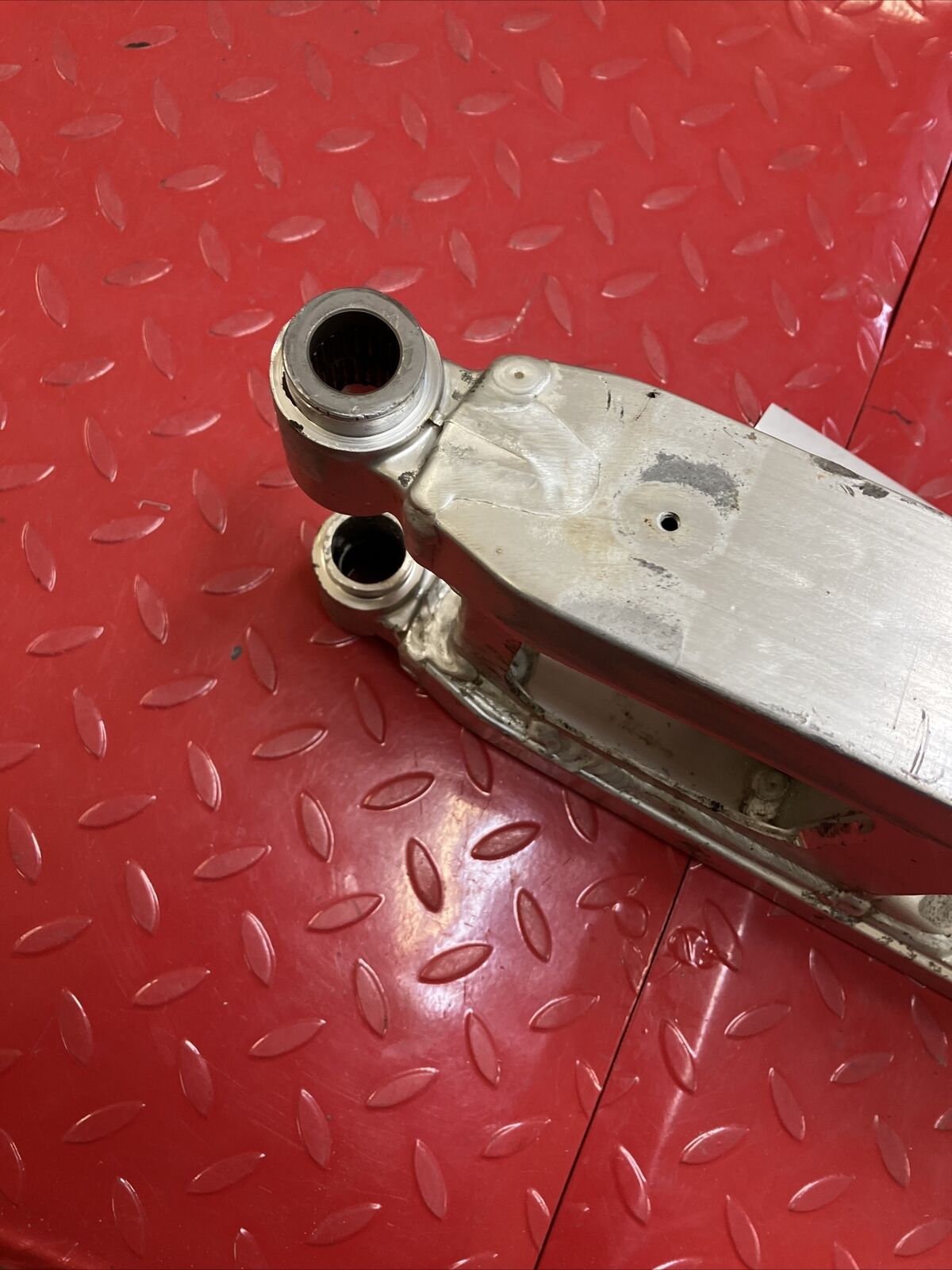 Honda CR250R 1984 swingarm rear swinging arm 2