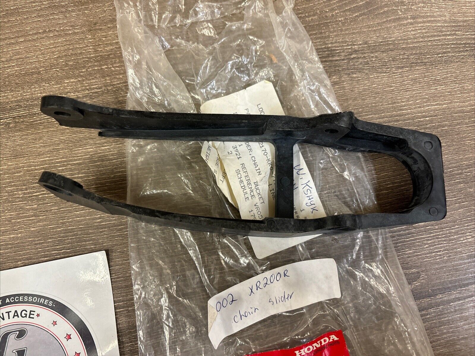 NOS Honda XL250R XL350R XL600 XR200R XR250R CHAIN SLIDER 52170-KK0-771 H137
