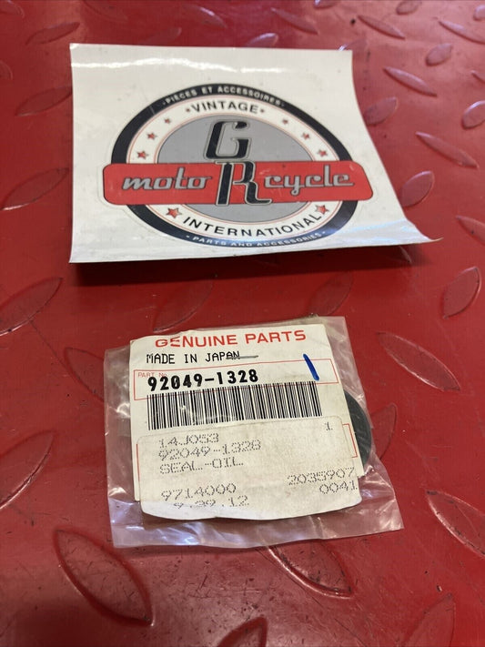 NOS KAWASAKI OIL SEAL 92049-1328 K11