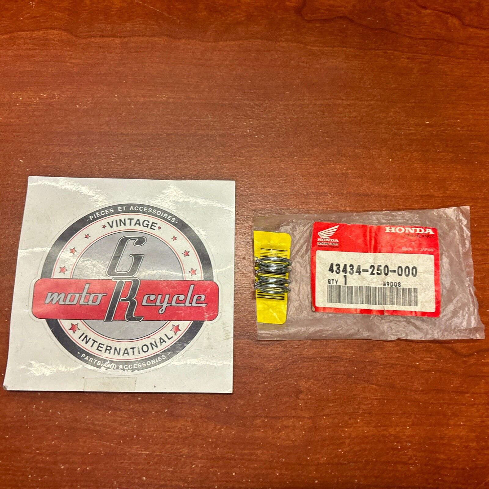 NOS Honda C100 C50 C70 C90 CD50 CD90 CF50 CT110 SPRING 43434-250-000 H165