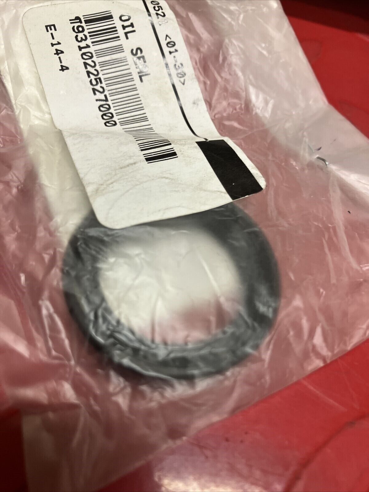 NOS YAMAHA OIL SEAL 93102-25270-00 Y61