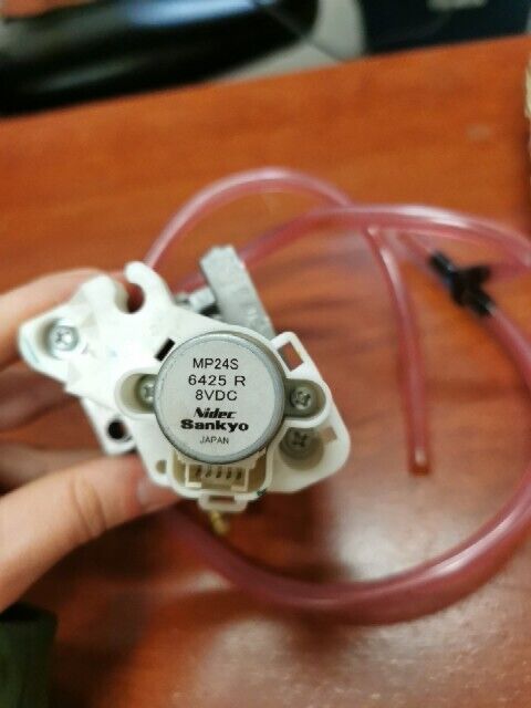 NOS Honda EU2000 CARBURETOR 16100-Z0D-D41 H108