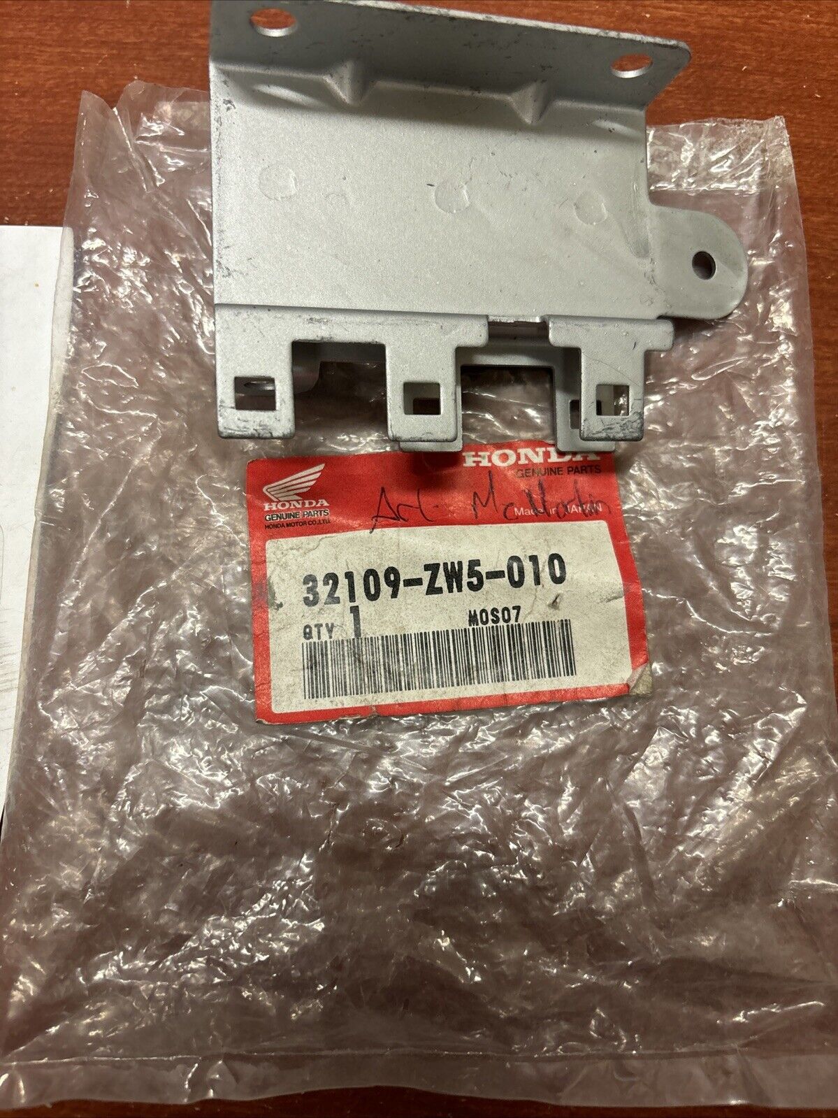 NOS Honda BF115 BF130 CONNECTOR BRACKET 32109-ZW5-010 H185