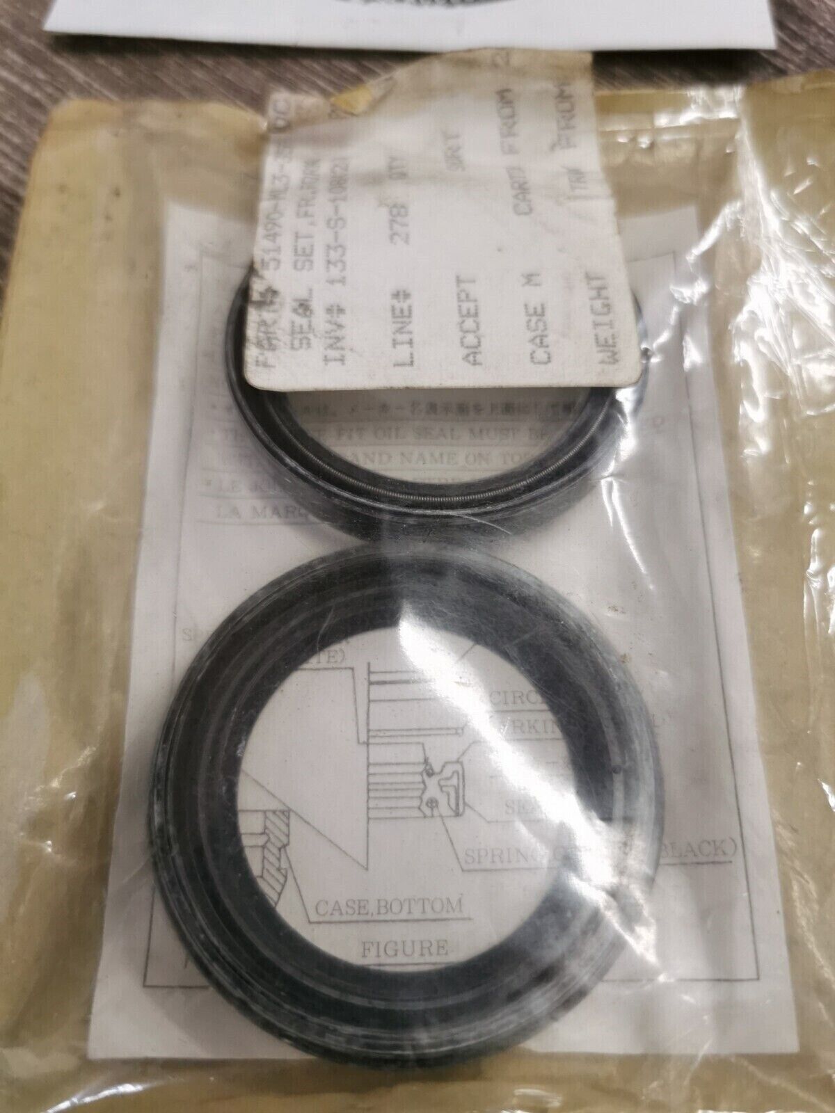 NOS HONDA CR250R FORK SEAL SET 51490-ML3-305 H56