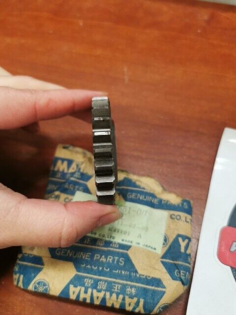 NOS Yamaha AT1 AT2 AT3 ATMX CT1 CT2 CT3 KICK IDLE GEAR 261-15651-00-00 Y124