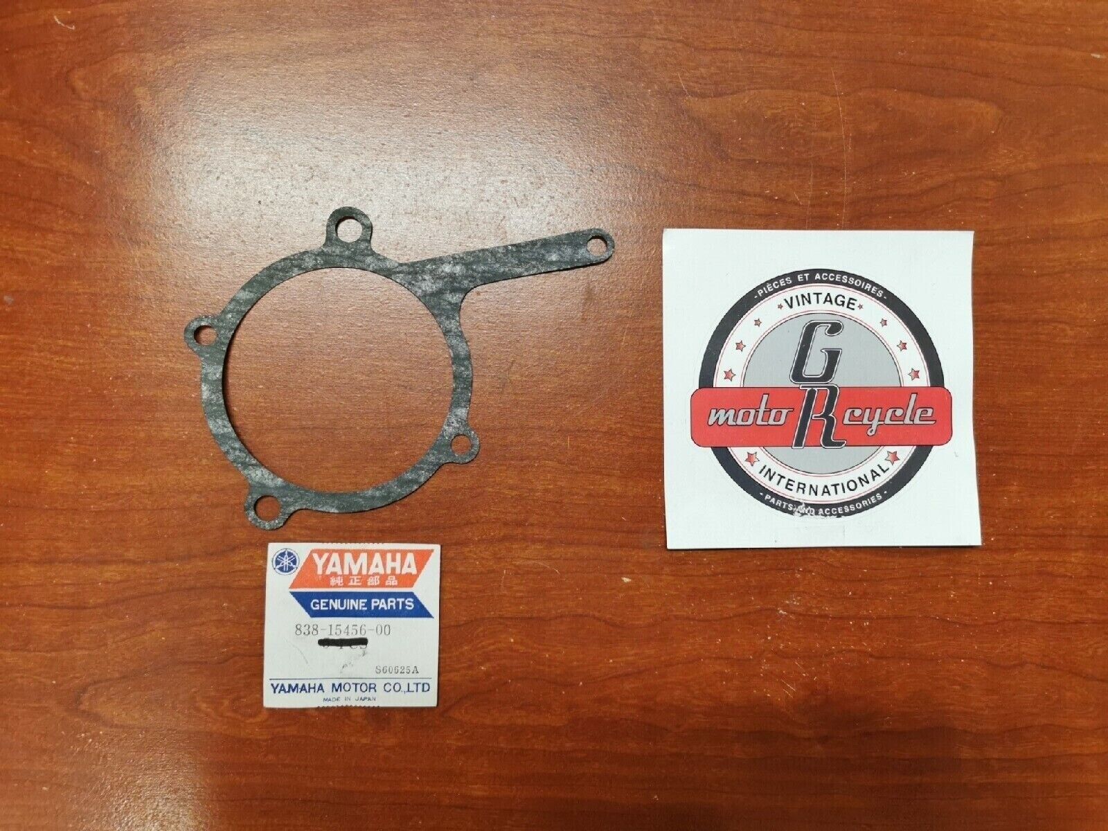 NOS Yamaha GPX433 EX440 GP433 TW433 OIL PUMP GASKET 838-15456-00-00 Y73