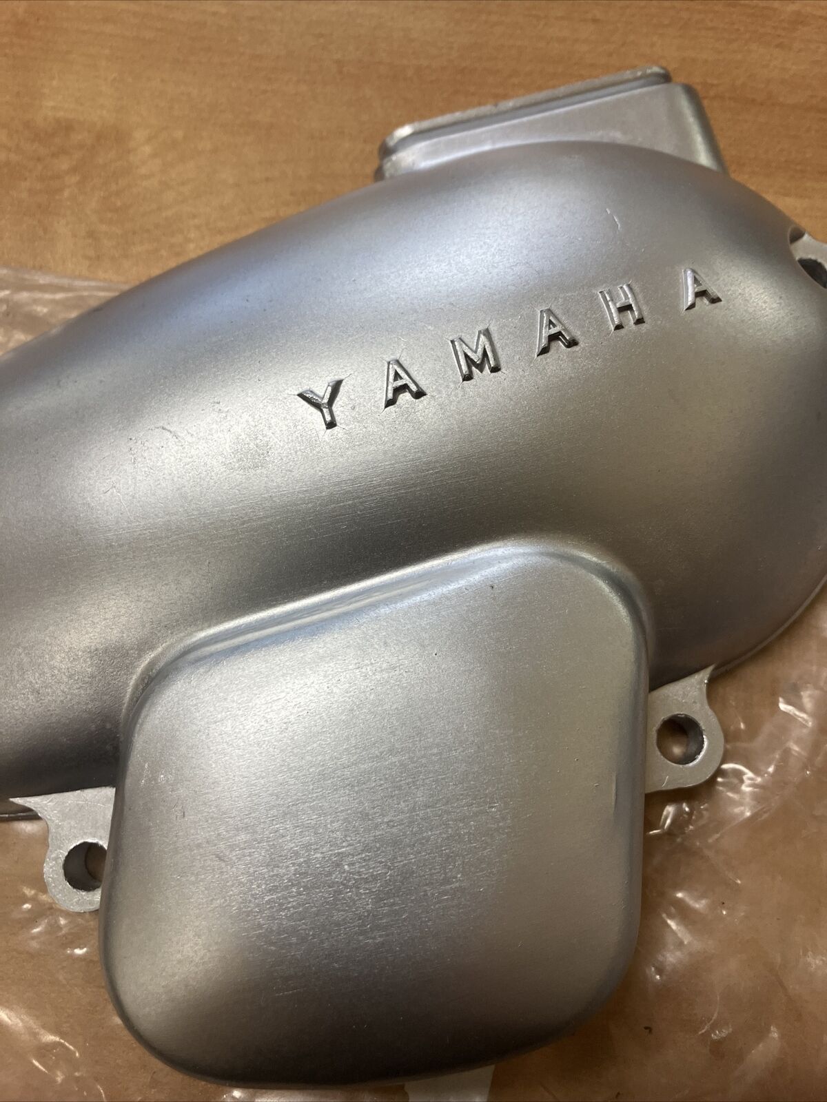 NOS YAMAHA YGS1 YG1 1964 - 1966 COVER CARBURETOR  126-15413-00-00  Y37