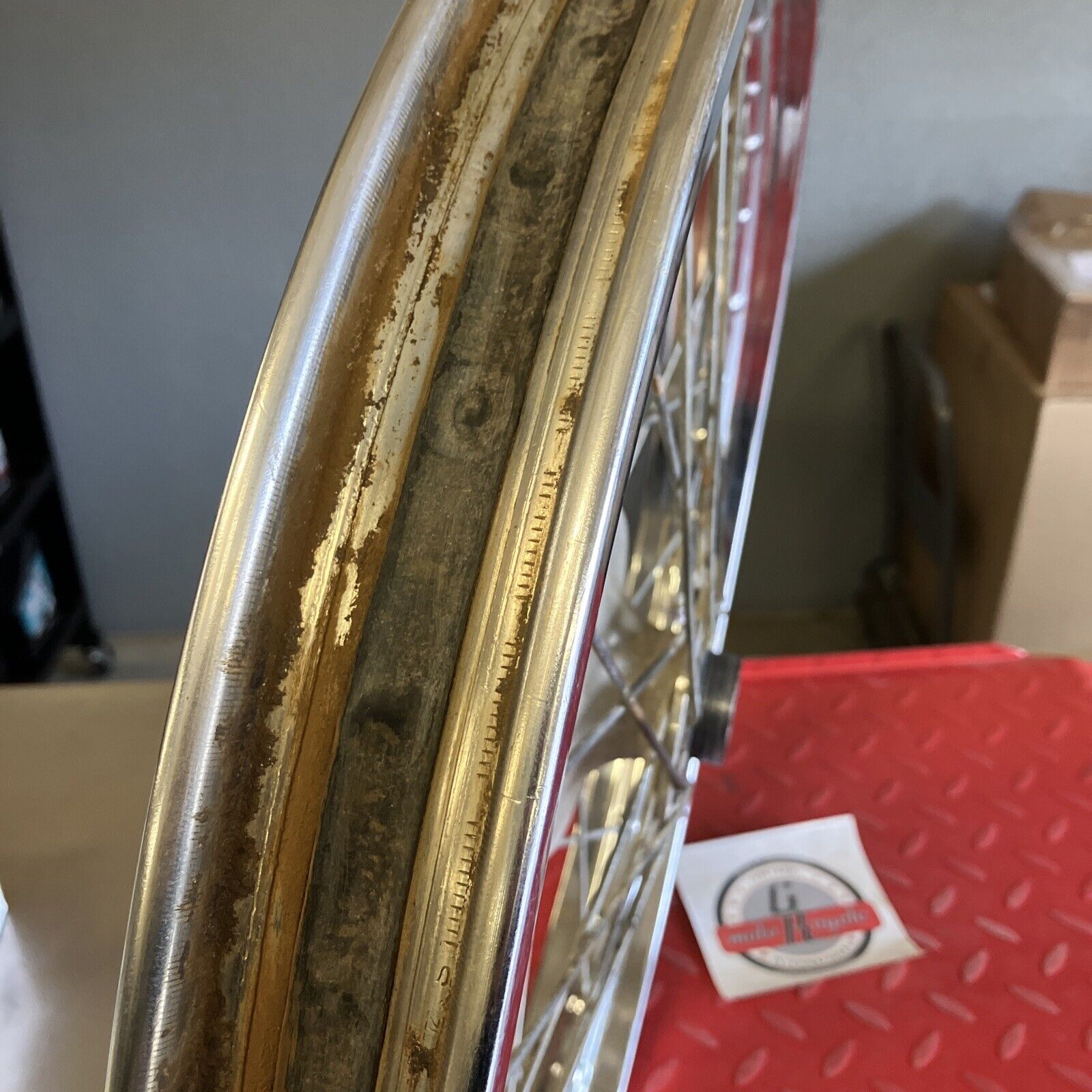 Kawasaki KE125 1978 front wheel hub rim