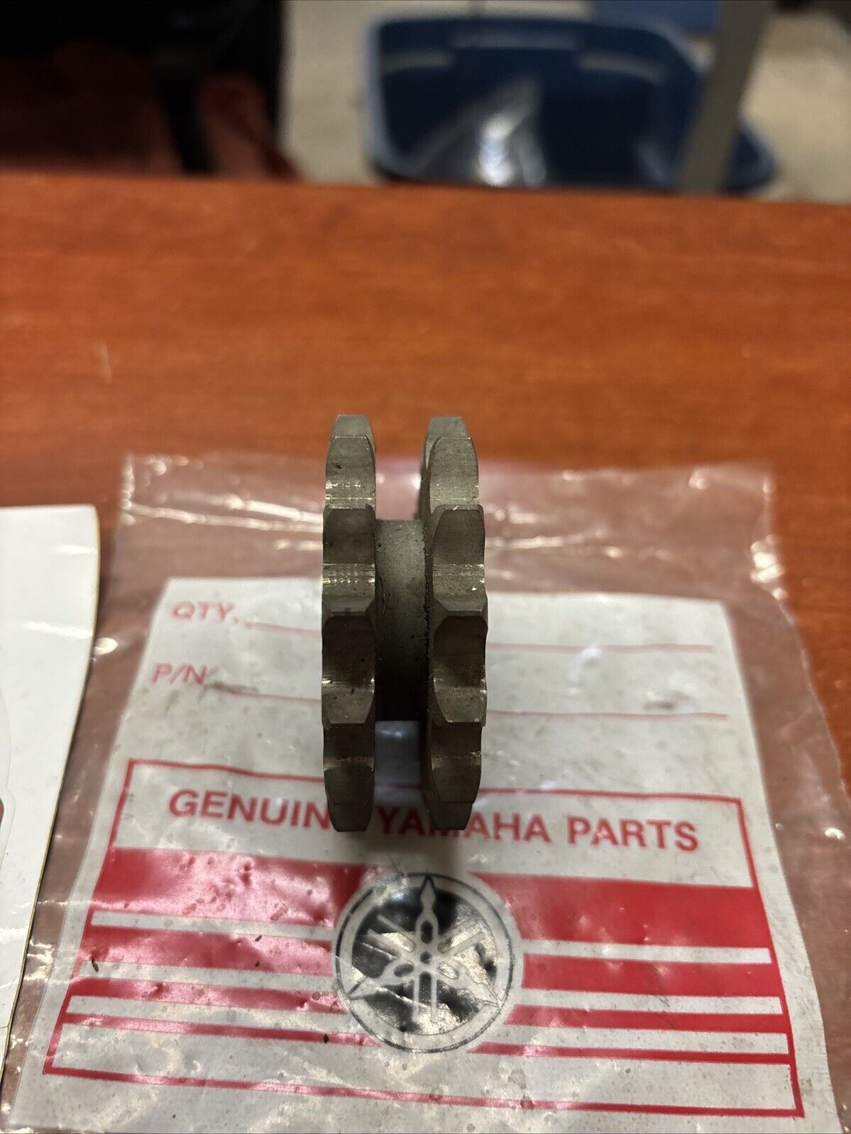 NOS Yamaha CS340 EC340 ET340 CHAIN DRIVE SPROCKET 14T 806-17682-40-00 Y177