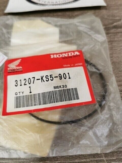 NOS HONDA CA125 REBEL 1995 VT600C TRX300EX CTX700D RING 31207-KS5-901  H105